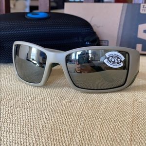 NWT Costa Blackfin Sunglasses